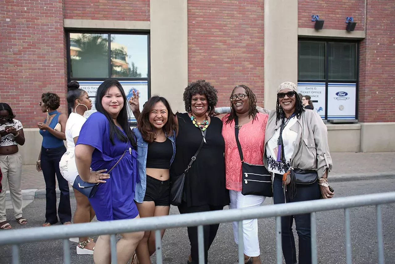 Image: 22 flawless photos of Beyonce fans at Ford Field