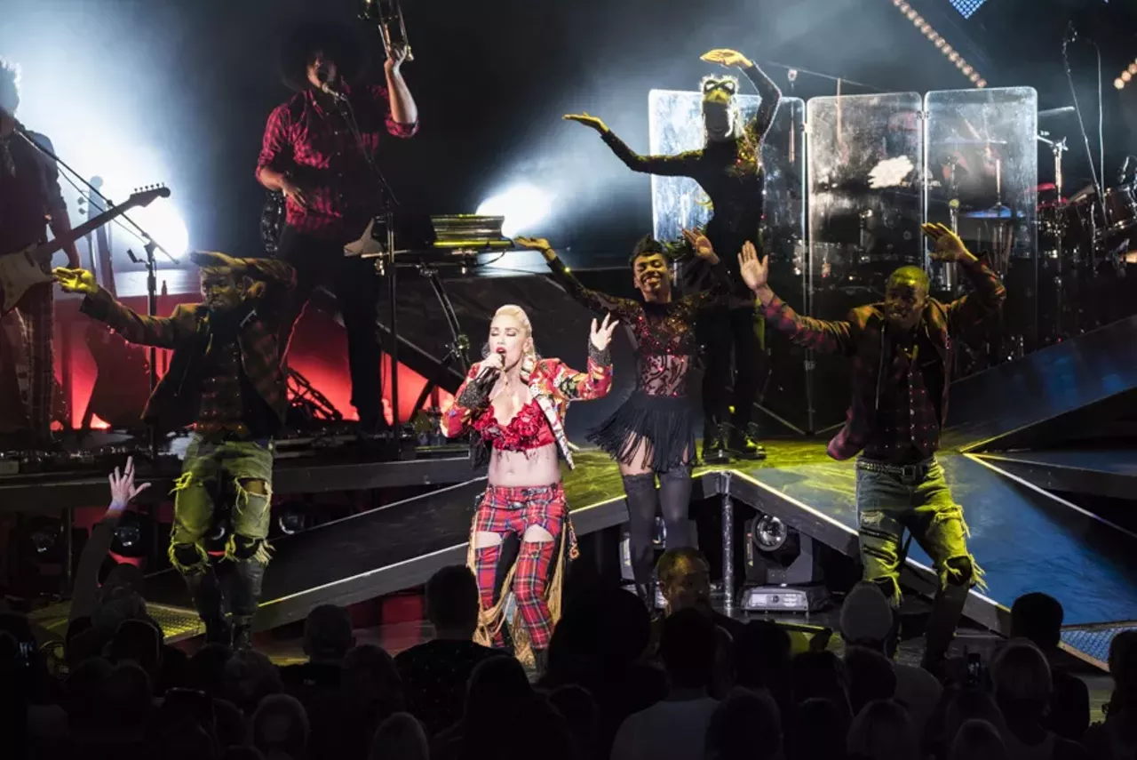 Image: 25 amazing photos from Gwen Stefani & Eve @ DTE