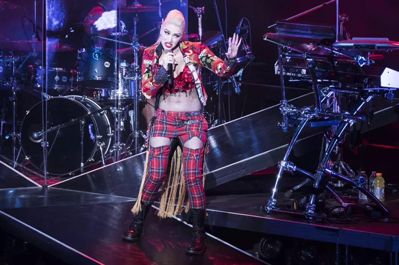Image: 25 amazing photos from Gwen Stefani & Eve @ DTE