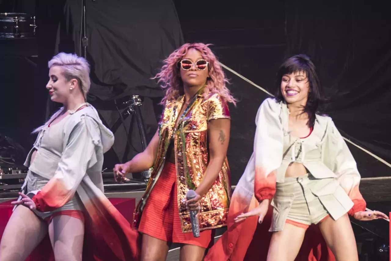 Image: 25 amazing photos from Gwen Stefani & Eve @ DTE
