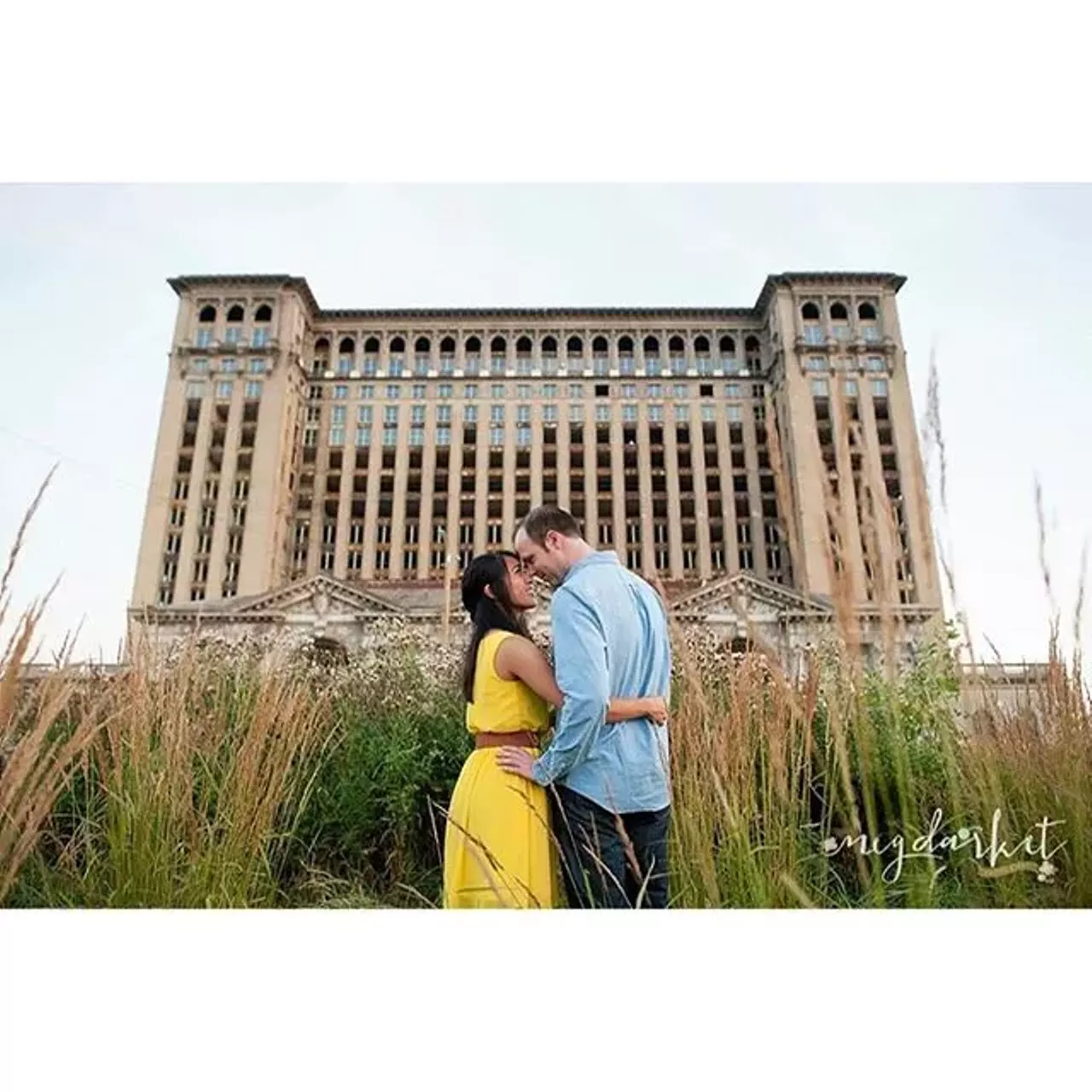 Photo via Instagram user @megdarketweddings