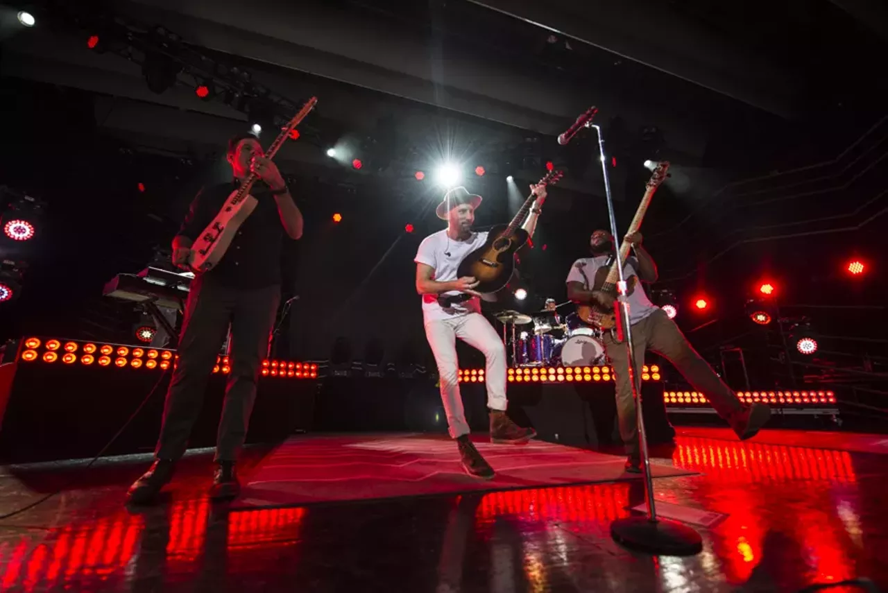 Image: 25 electrifying photos from NEEDTOBREATHE @ Meadow Brook