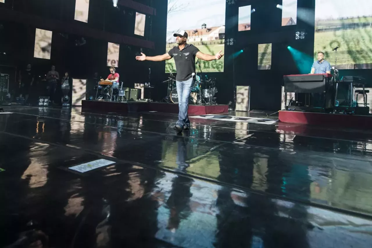 Image: 25 feel-good photos from Darius Rucker @ DTE