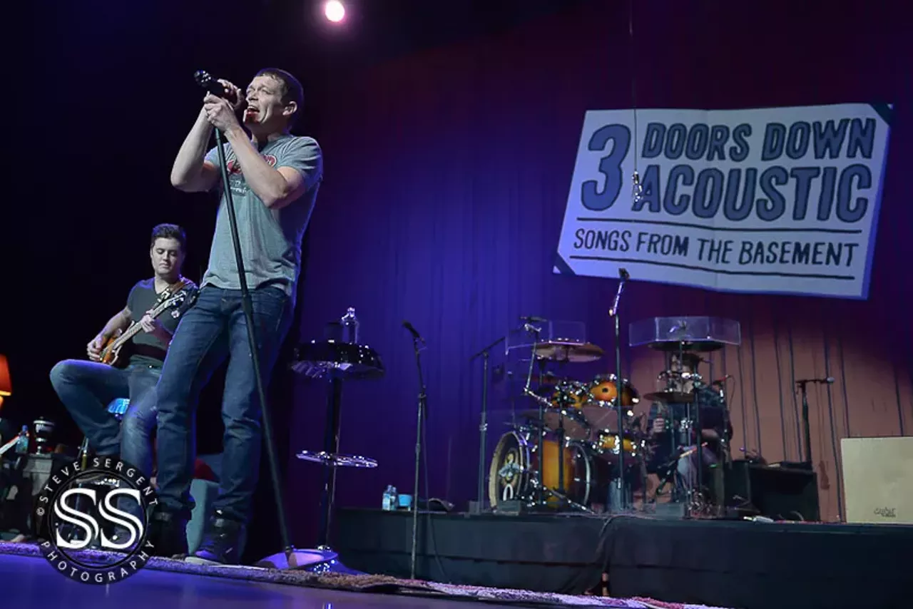 Image: 26 photos from 3 Doors Down's acoustic set at MotorCity Casinos Sound Board