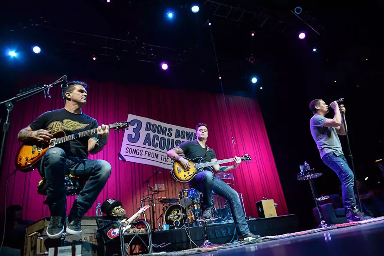 Image: 26 photos from 3 Doors Down's acoustic set at MotorCity Casinos Sound Board