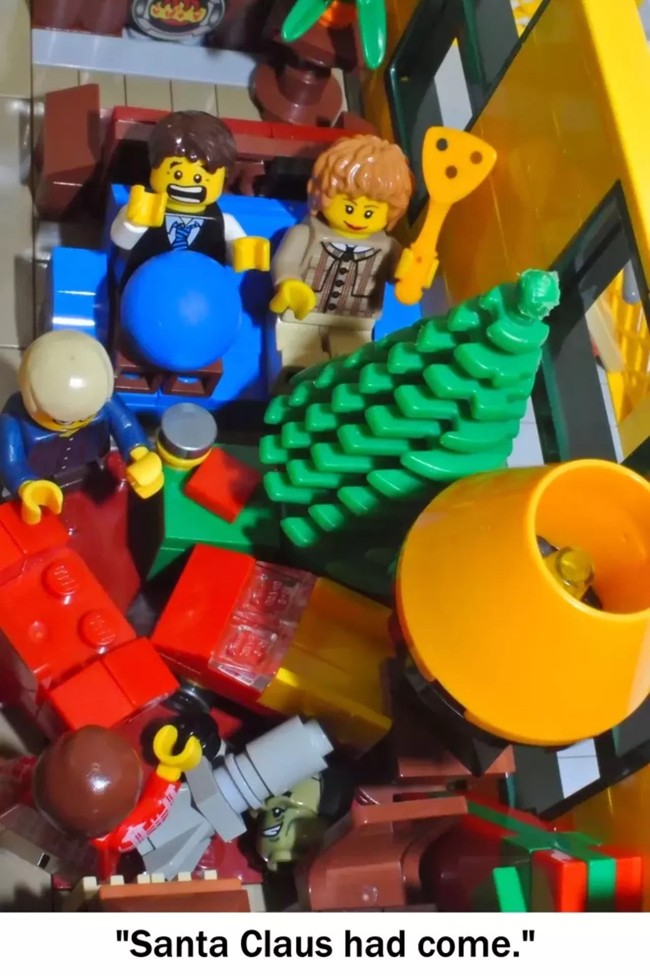 Image: 27 photos of the LEGO replica of the Christmas Story house