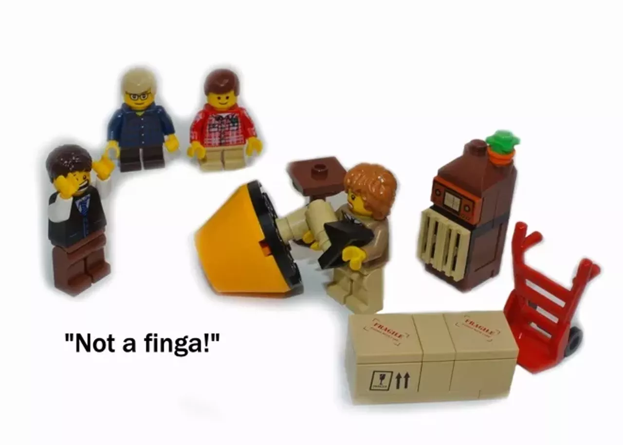 Image: 27 photos of the LEGO replica of the Christmas Story house