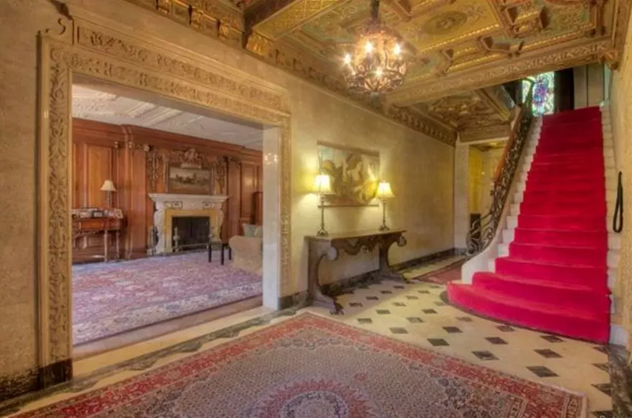 Image: 29 jaw-dropping photos of Berry Gordy Jr.'s lavish mansion that is for sale