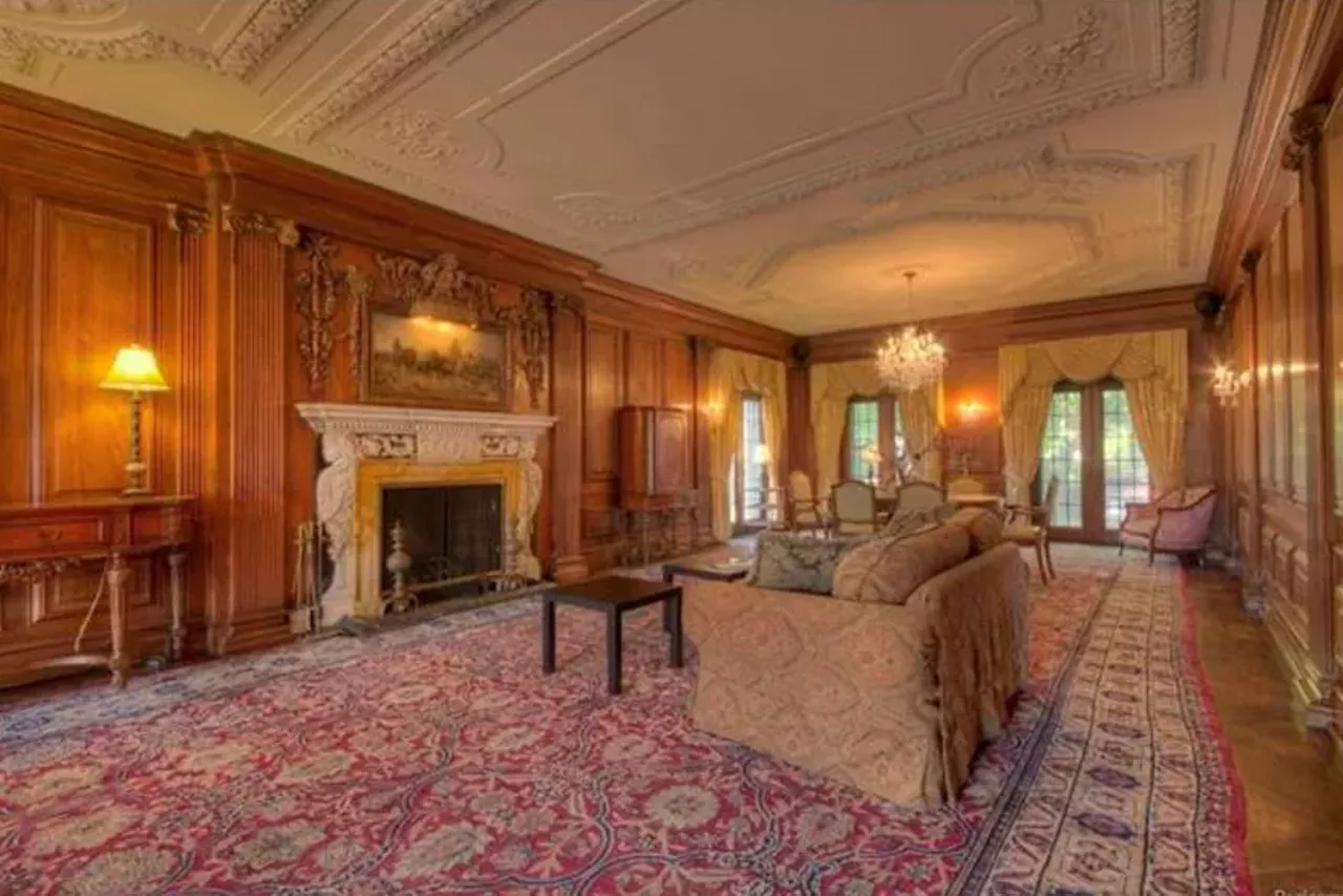 Image: 29 jaw-dropping photos of Berry Gordy Jr.'s lavish mansion that is for sale