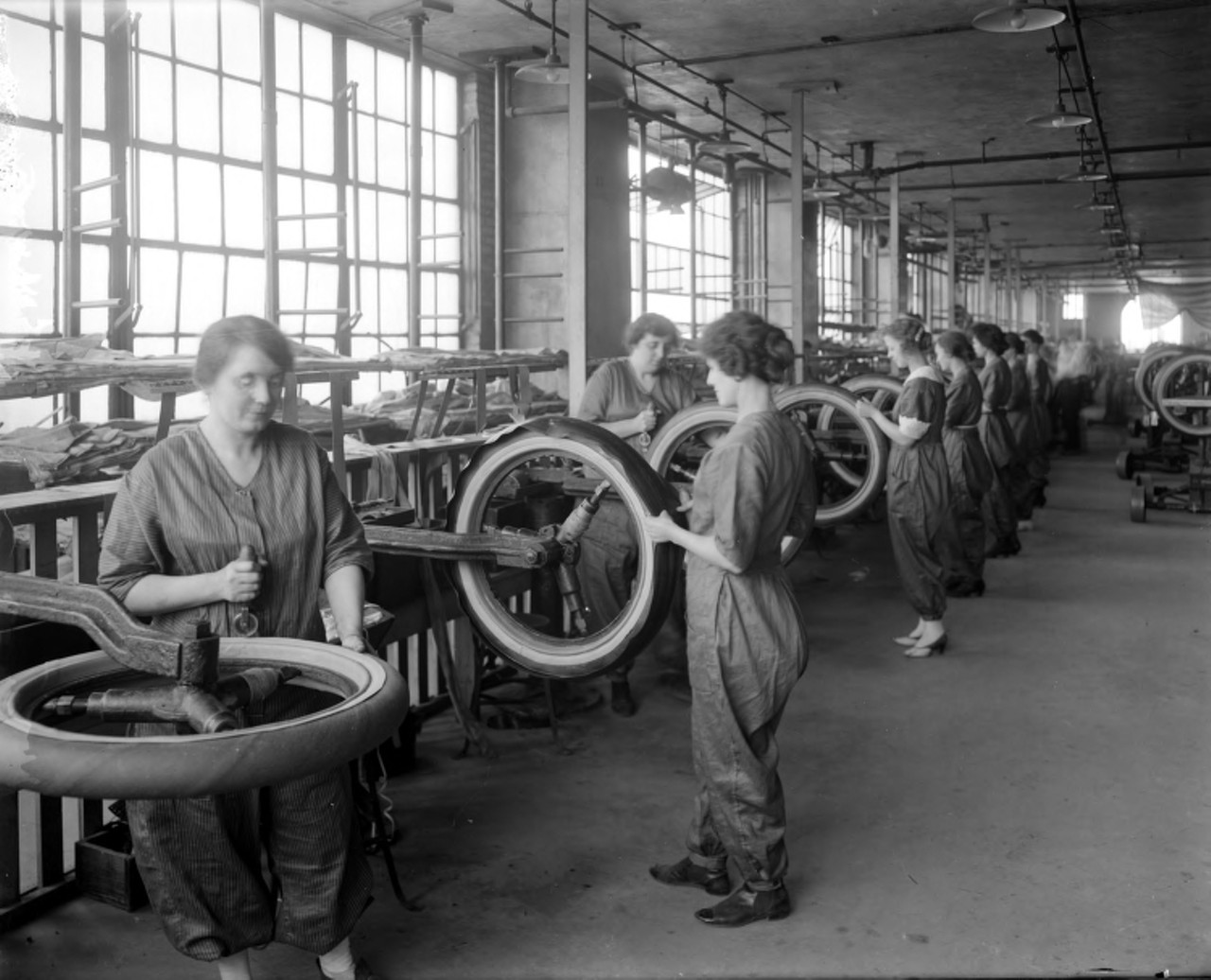 Tire workers, Morgan & Wright Factory, 1910s