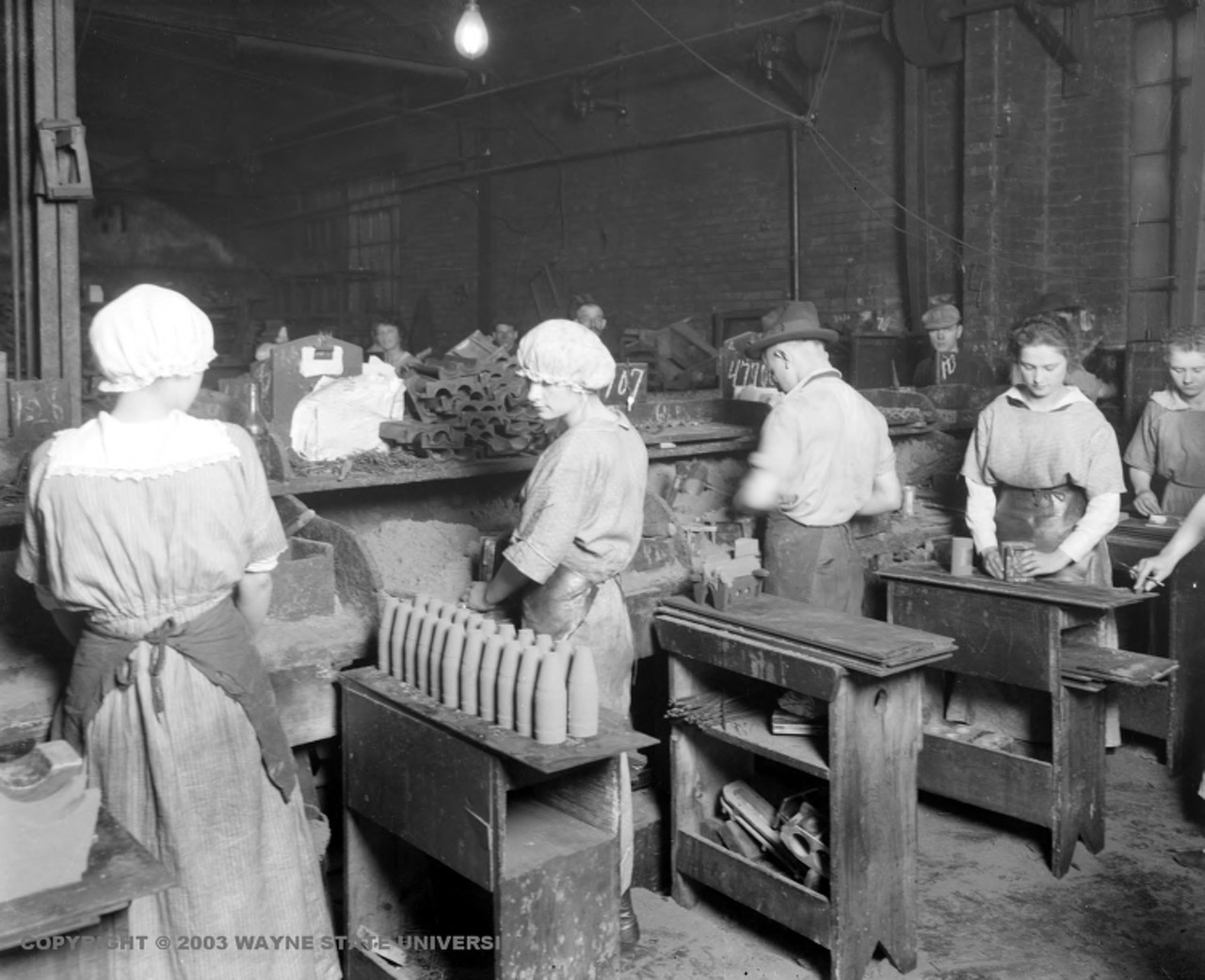 Assembling workers, 1910s