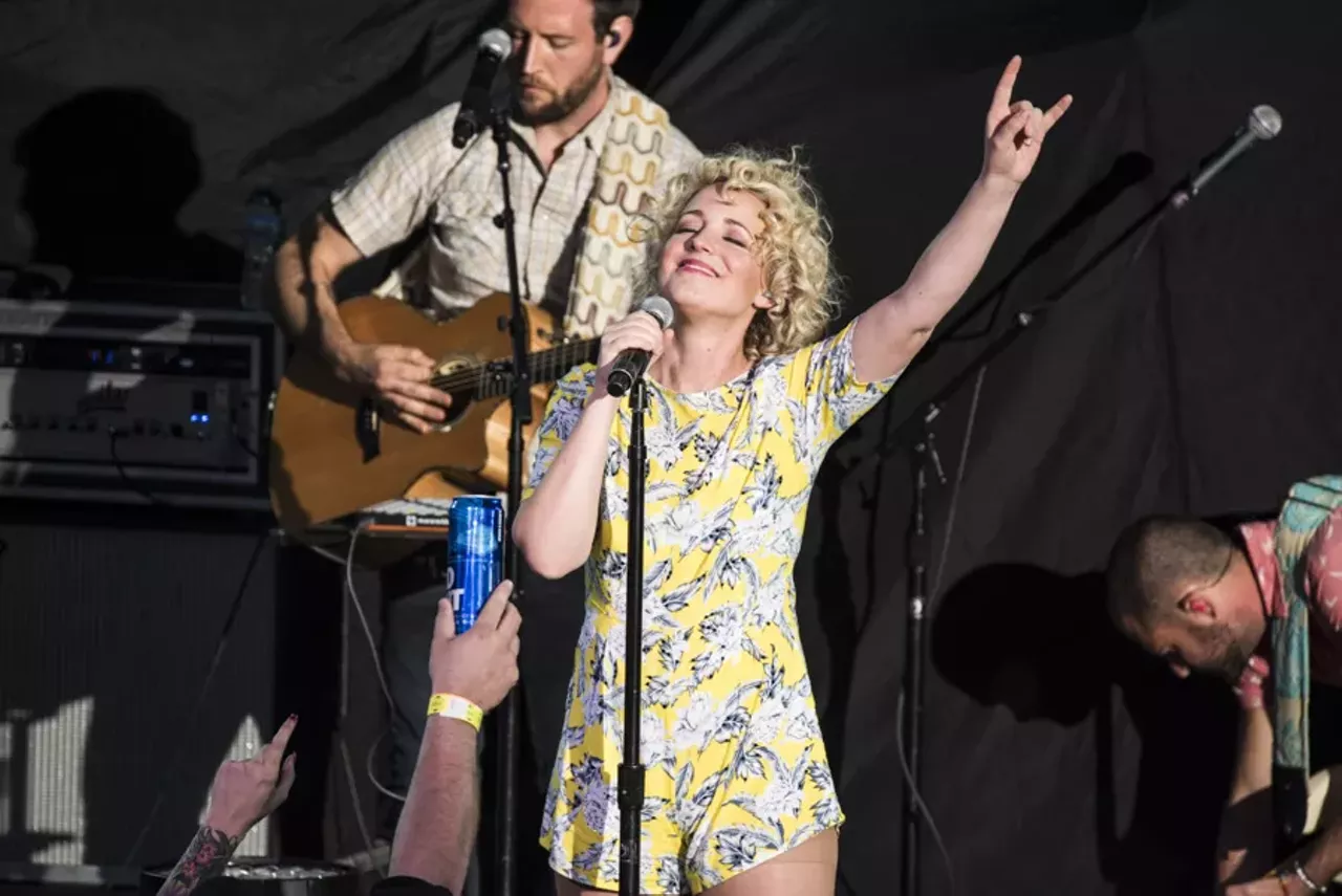 Image: 30 photos of Dierks Bentley performing at DTE Energy Music Theatre