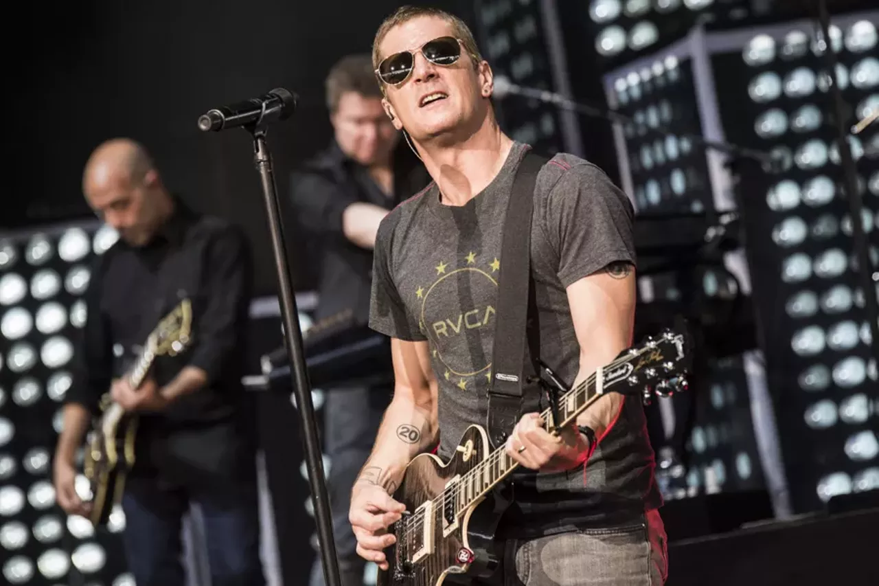 Image: 30 soulful photos of Counting Crows and Rob Thomas @ DTE