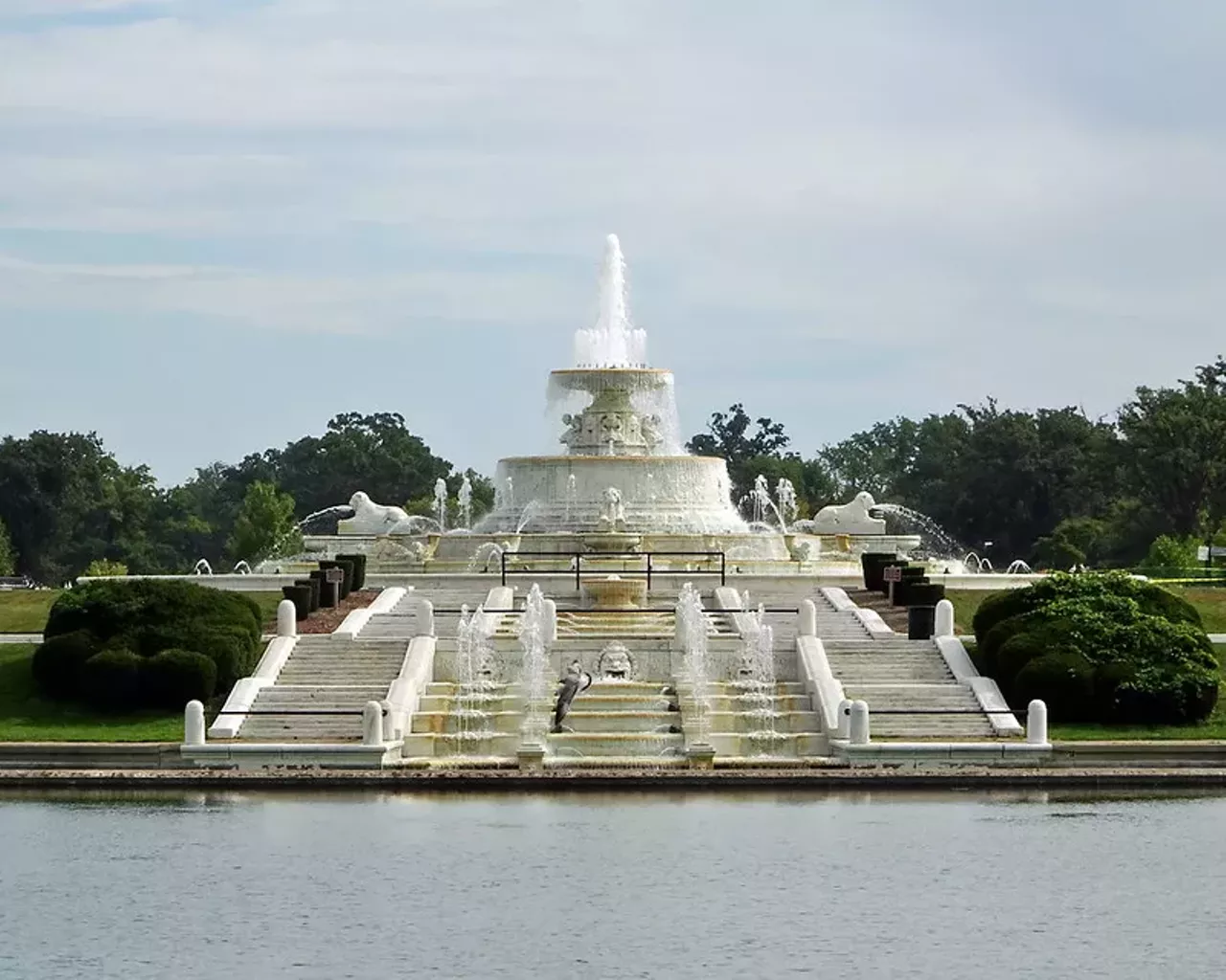 You have a picture in front of the Belle Isle fountain Have you even visited Belle Isle if you haven&#146;t gotten a picture in front of the James Scott Memorial Fountain? From engagement pictures to family reunions to maybe climbing into the fountain a la Friends, it&#146;s pretty much required. Photo via maiac/Flickr Creative Commons