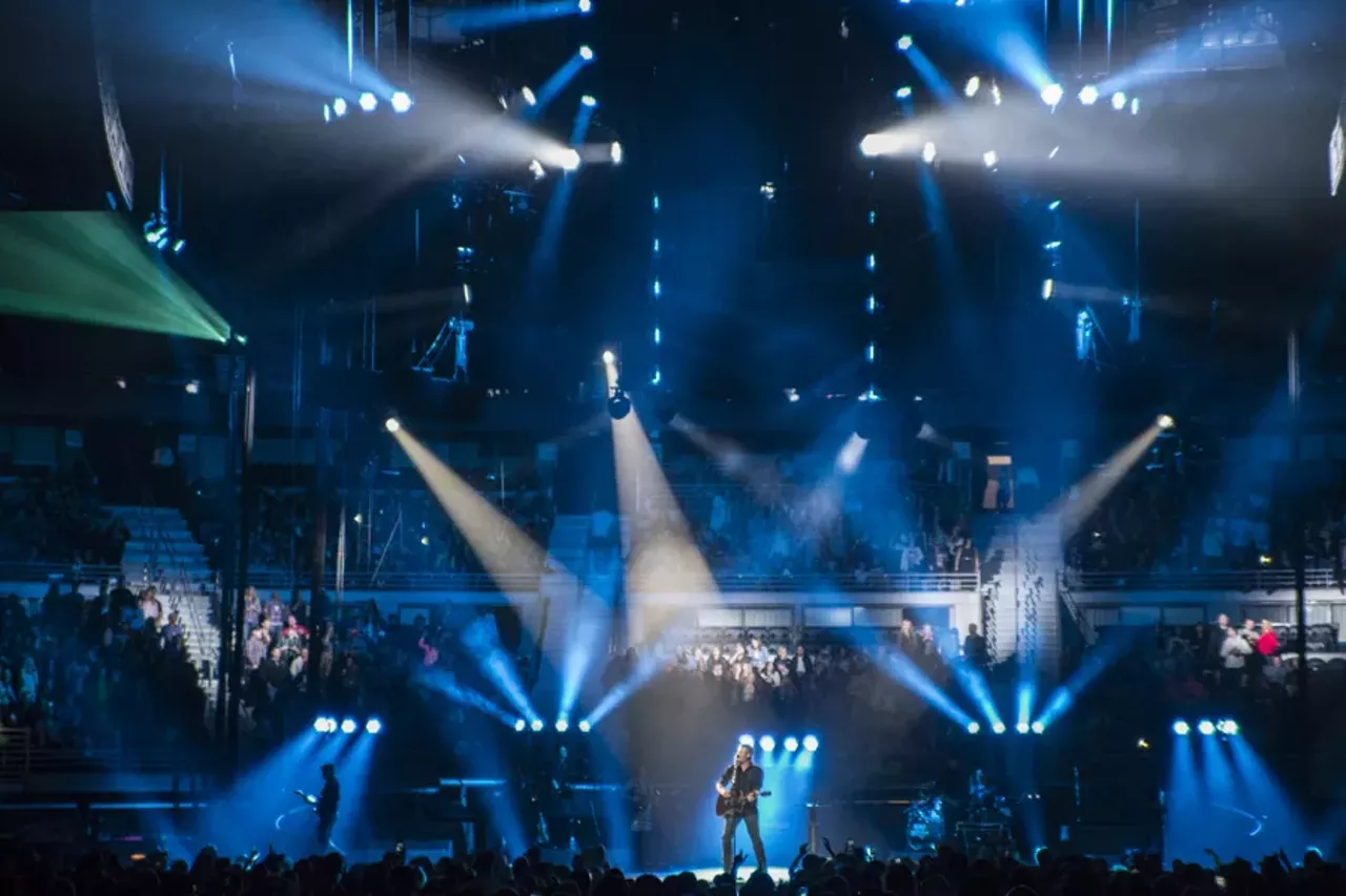Image: 32 photos from Blake Shelton at The Palace