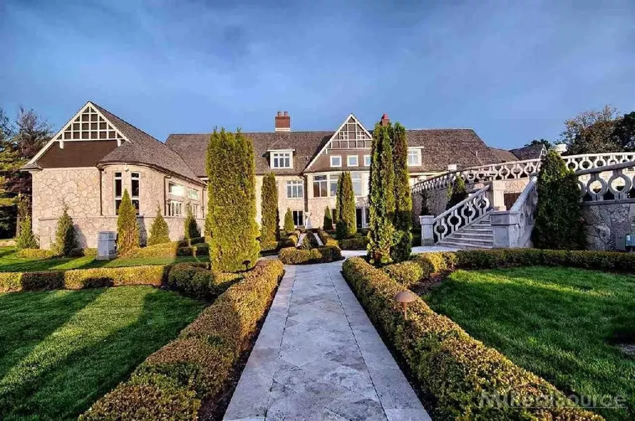 5350 Brewster Rd, Rochester Hills, MI | $6,950,000