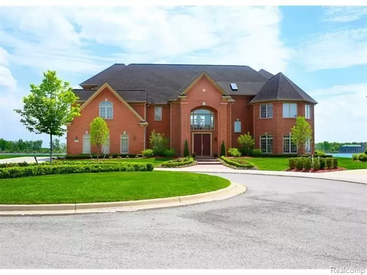 2 Sand Bar Ln, Detroit, MI | $2,500,000 Six bedrooms, five full bathrooms, three lavs, and a full view of the Detroit riverfront. And it's only $2.5 mil!!