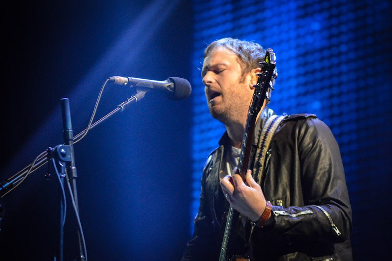 33 Great Pics From Kings Of Leon at the Palace