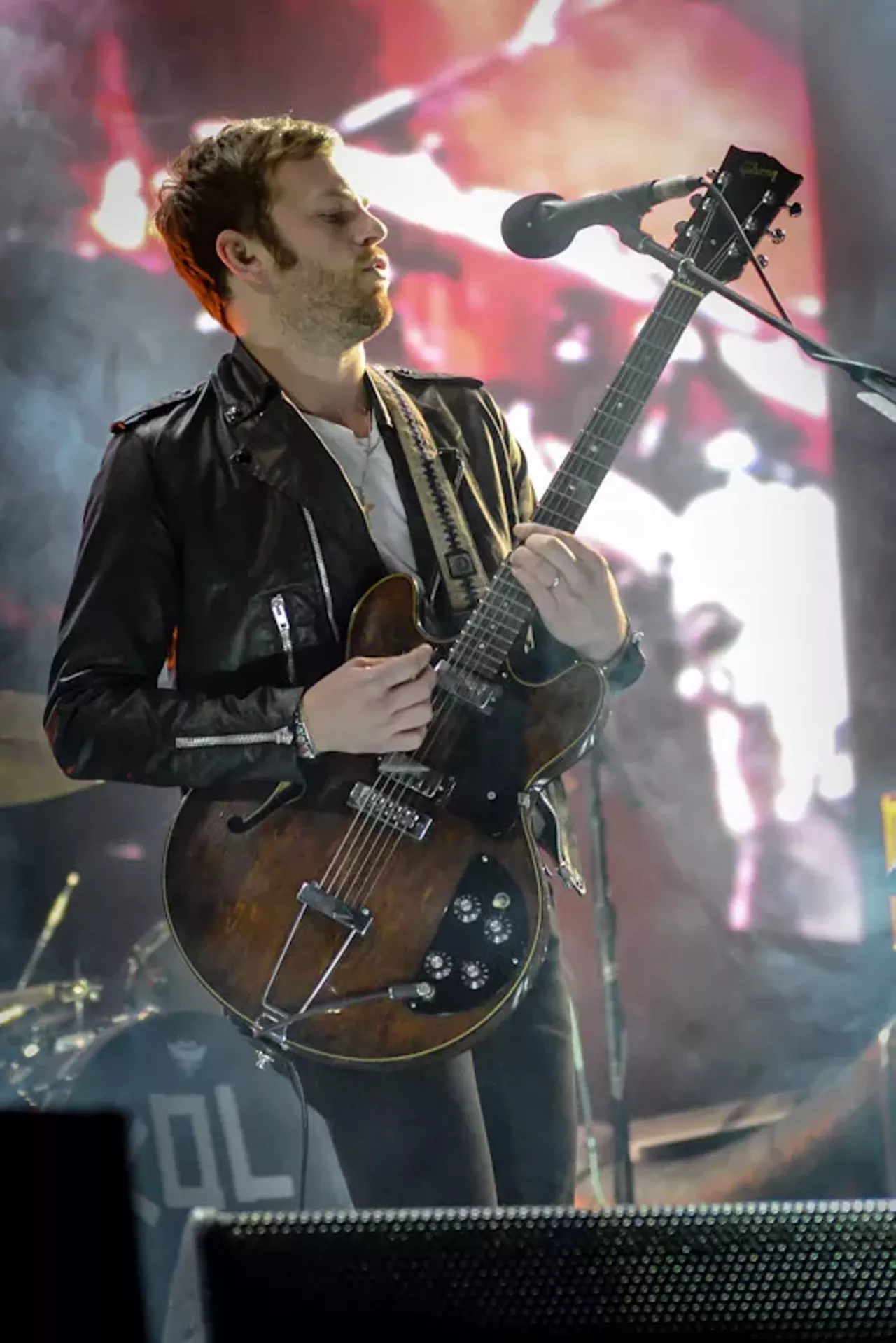 Image: 33 Great Pics From Kings Of Leon at the Palace
