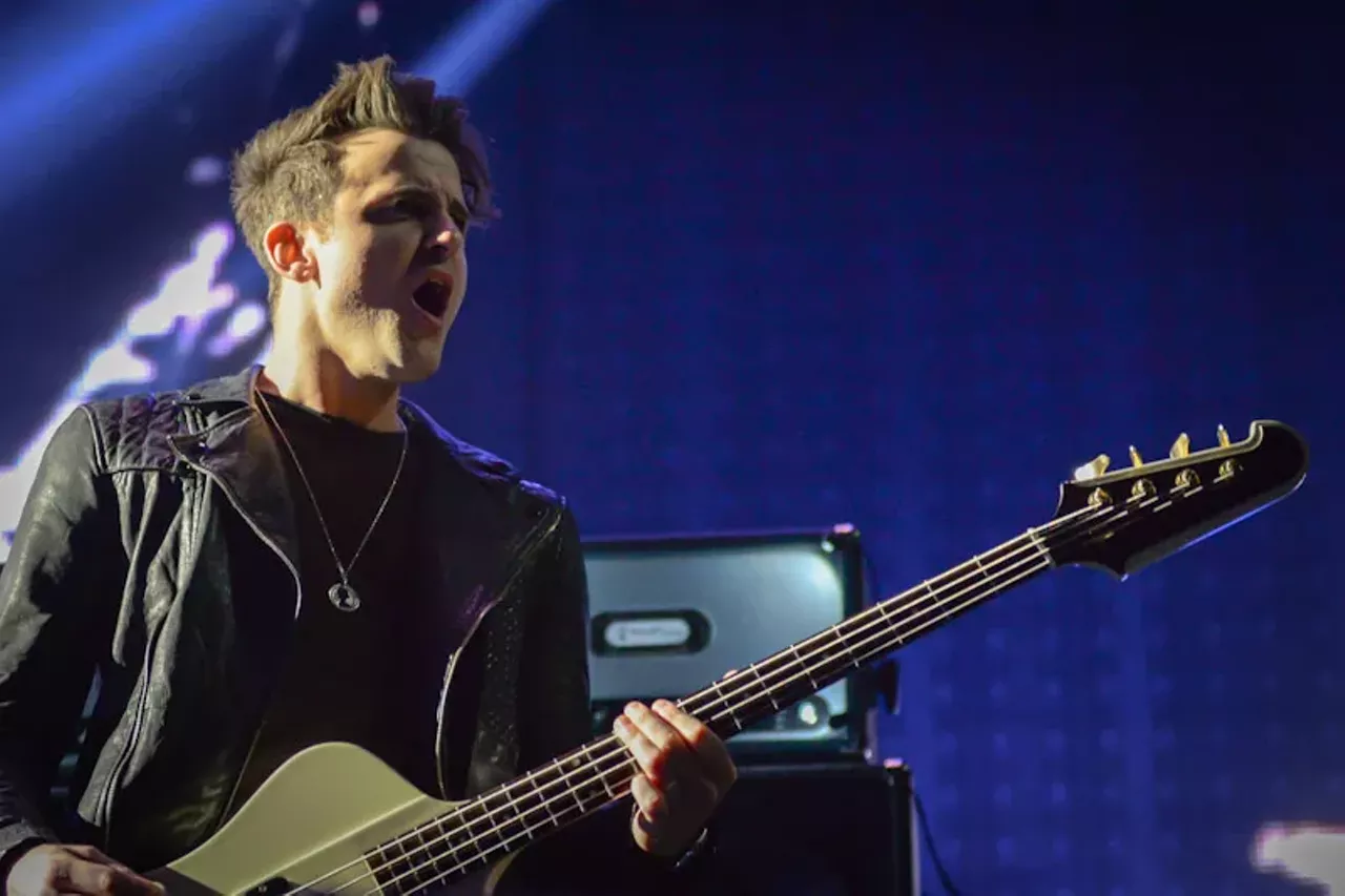 Image: 33 Great Pics From Kings Of Leon at the Palace