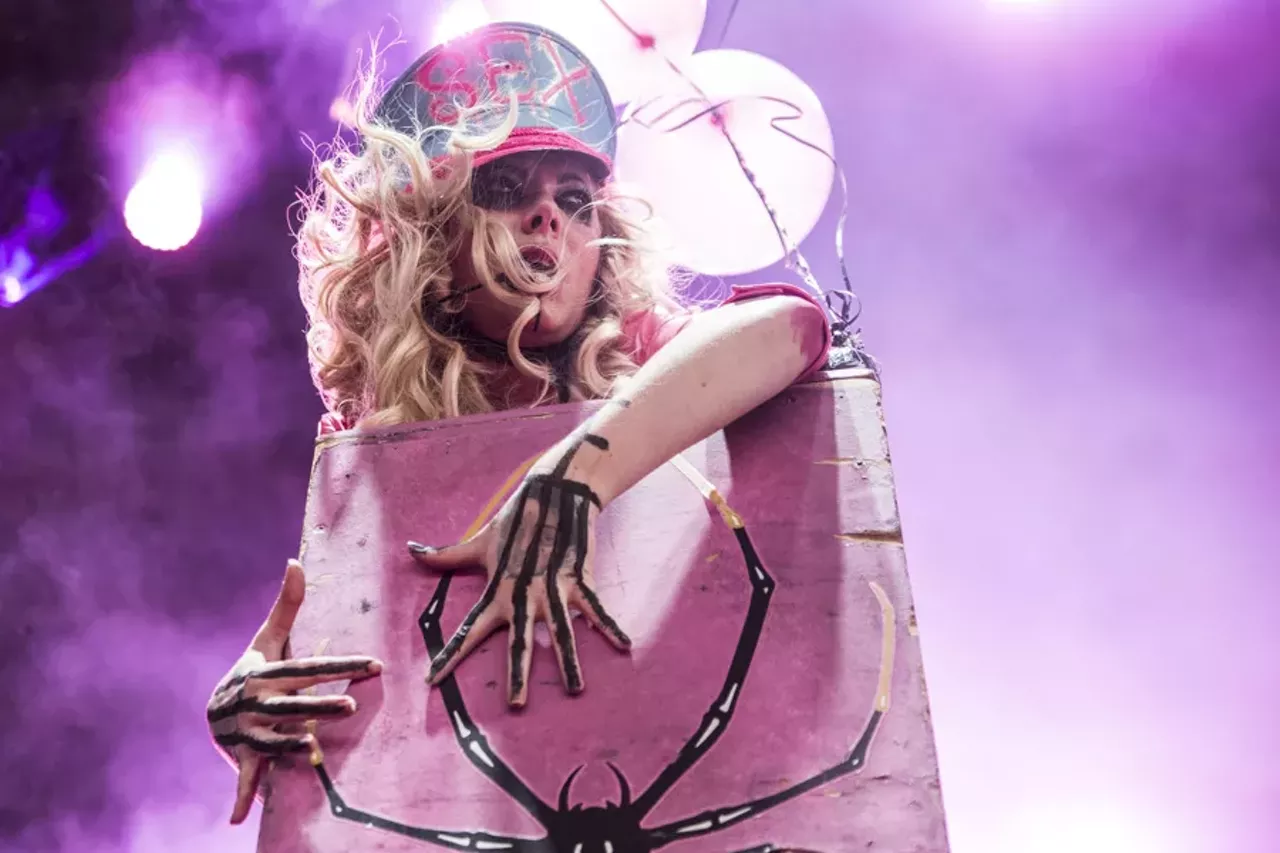 Image: 35 insane photos of Rob Zombie & Korn @ DTE
