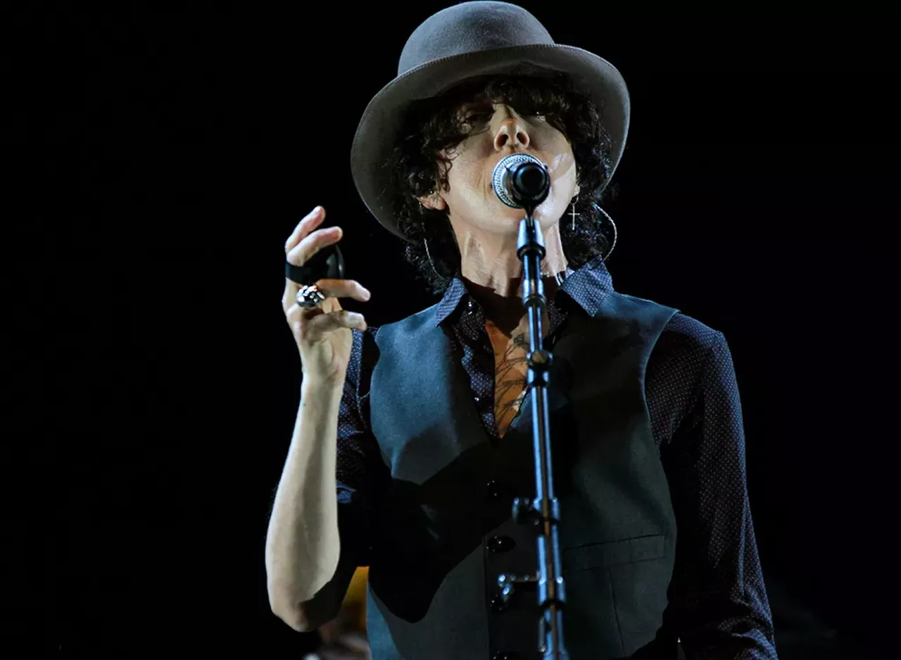 Image: 36 lovely photos from Bryan Ferry @ Fox Theatre