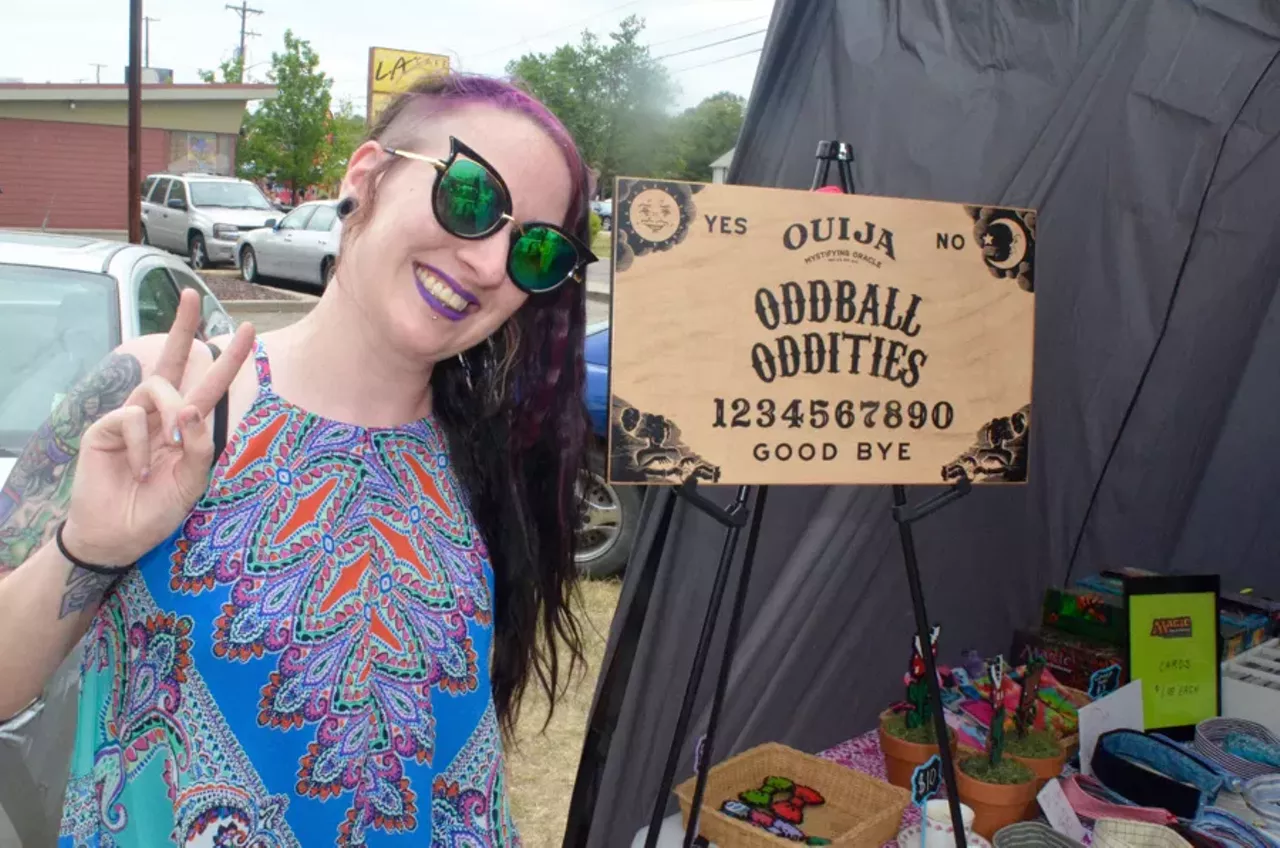 Image: 37 hippy, dippy, and trippy photos from Peacefest at L.A. Cafe
