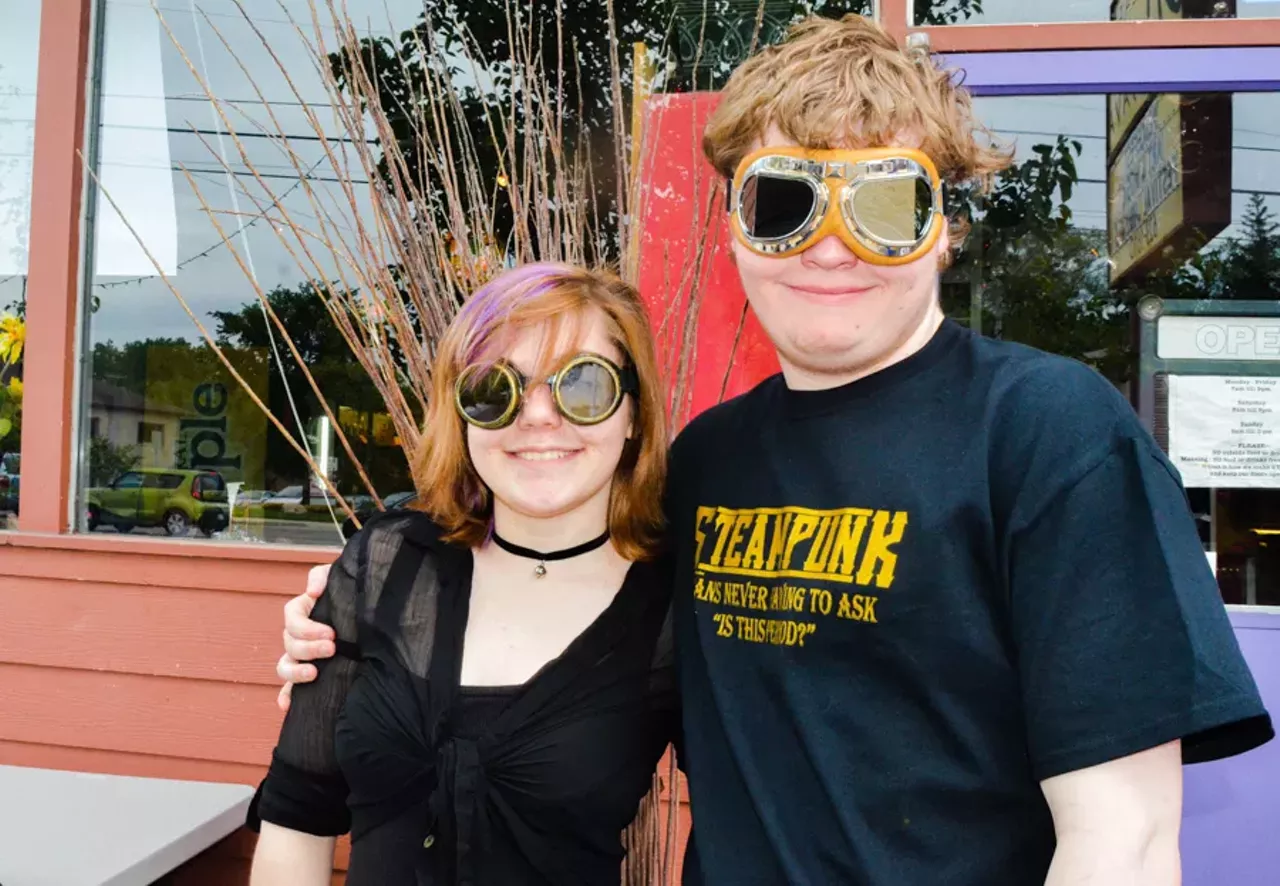 Image: 37 hippy, dippy, and trippy photos from Peacefest at L.A. Cafe