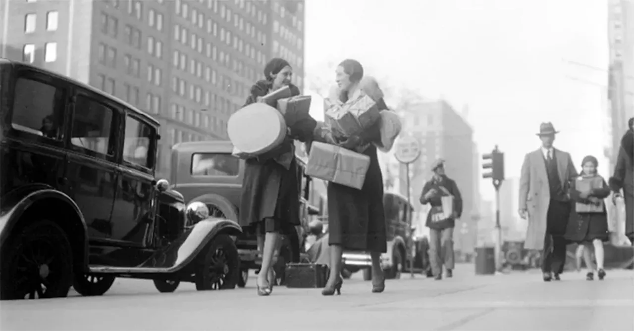 Image: 45 vintage photos documenting holiday celebrations in Detroit through the years