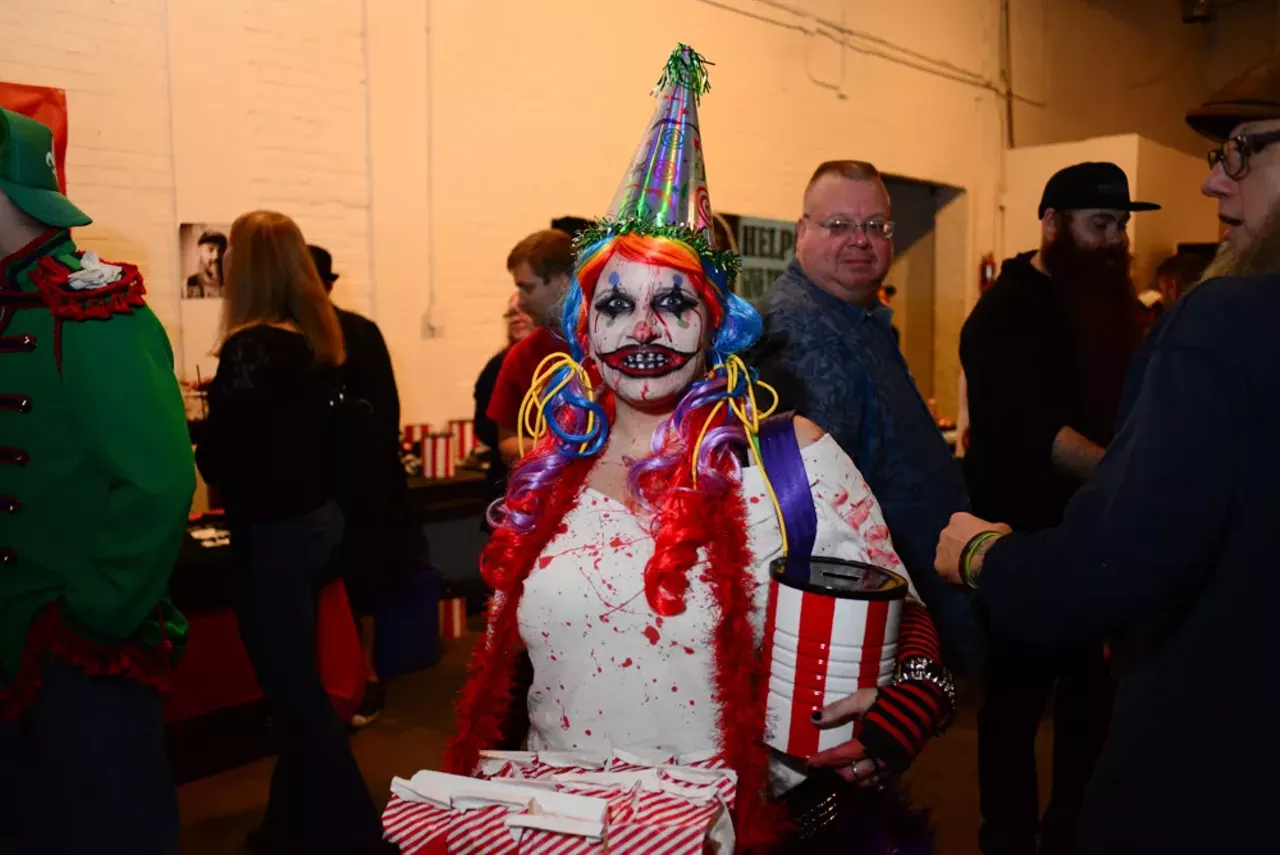 Image: 48 photos of the beards, babes, and fire breathers we saw at the Circus of Whiskers