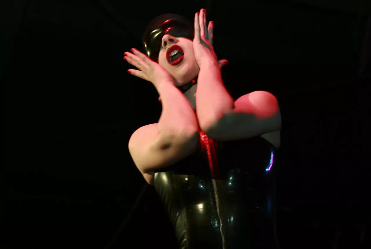 Image: 49 more NSFW photos from the Dirty Show