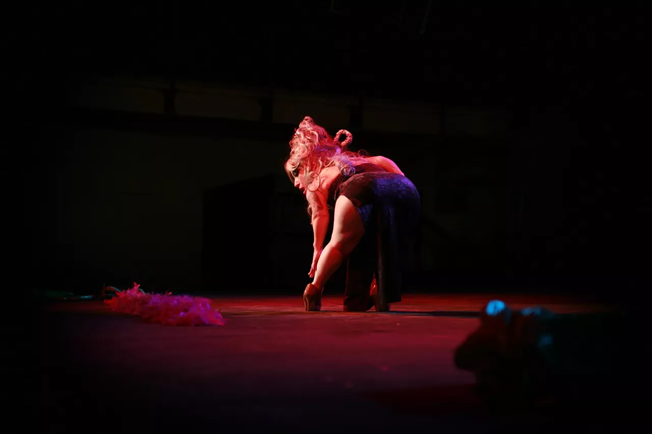 Image: 49 more NSFW photos from the Dirty Show