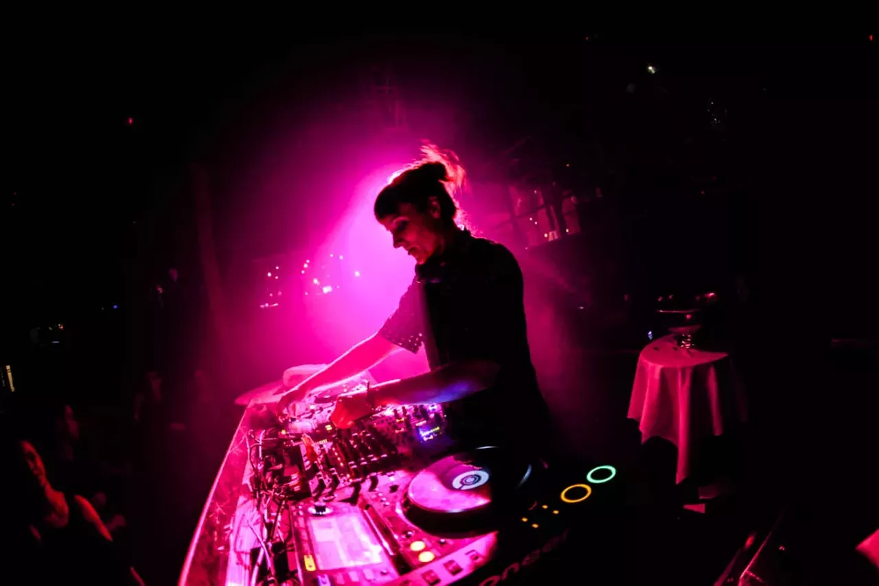 Image: 52 photos from J. Phlip at Necto