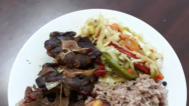Image: A new Jamaican restaurant is serving jerk chicken and curry goat in Warren