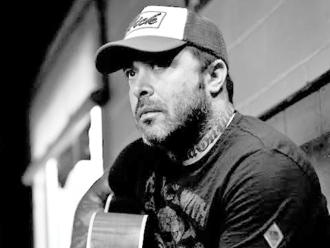 Aaron Lewis: Staind Frontman Goes Solo