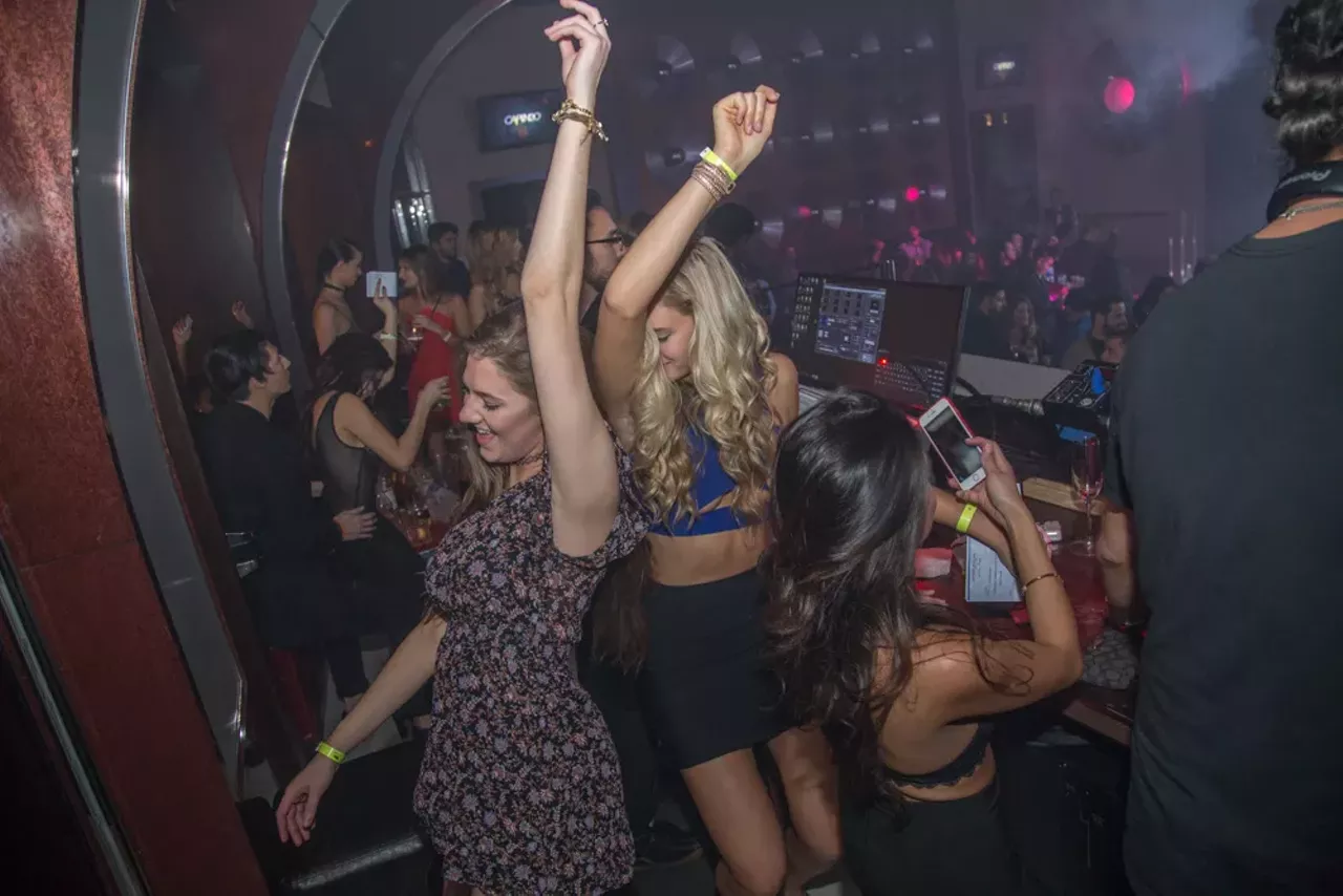 Image: All the bootylicious people we saw @ V Nightclub