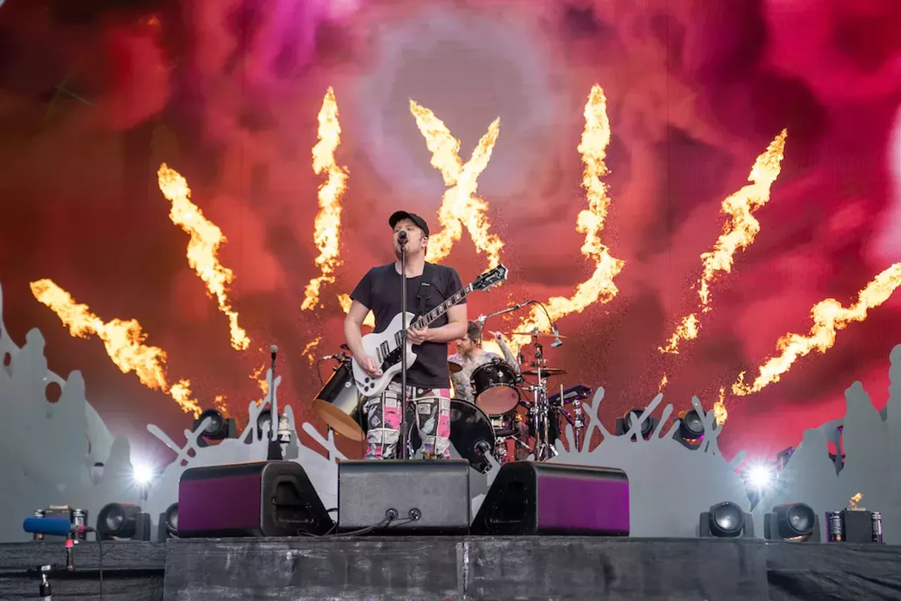 Image: All the fire and fuckery we saw at the Green Day, Weezer, and Fall Out Boy show at Comerica Park