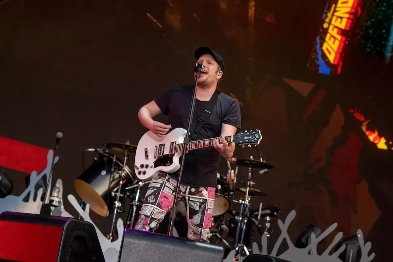Image: All the fire and fuckery we saw at the Green Day, Weezer, and Fall Out Boy show at Comerica Park
