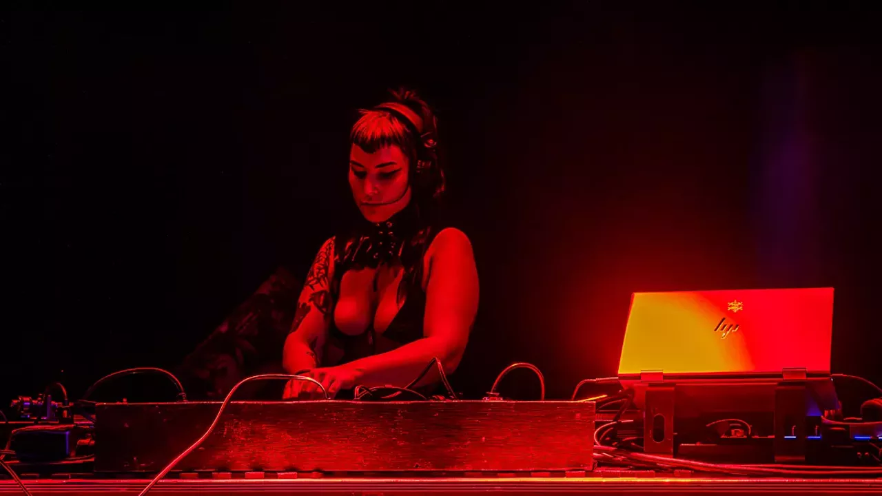 Image: All the sexy, dark things we saw at Skull Detroit’s Gothfest [NSFW]