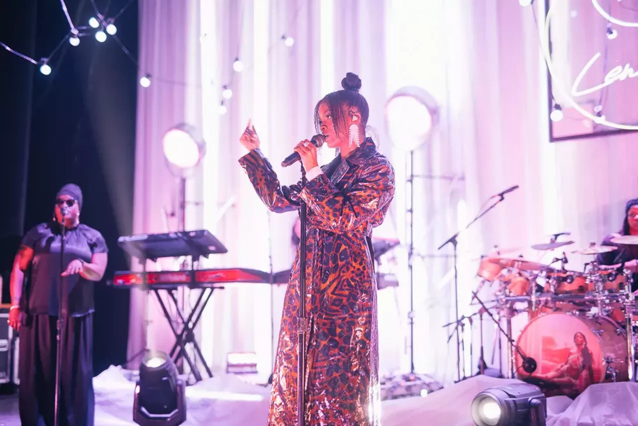 Image: Ari Lennox serenades fans at The Fillmore in Detroit