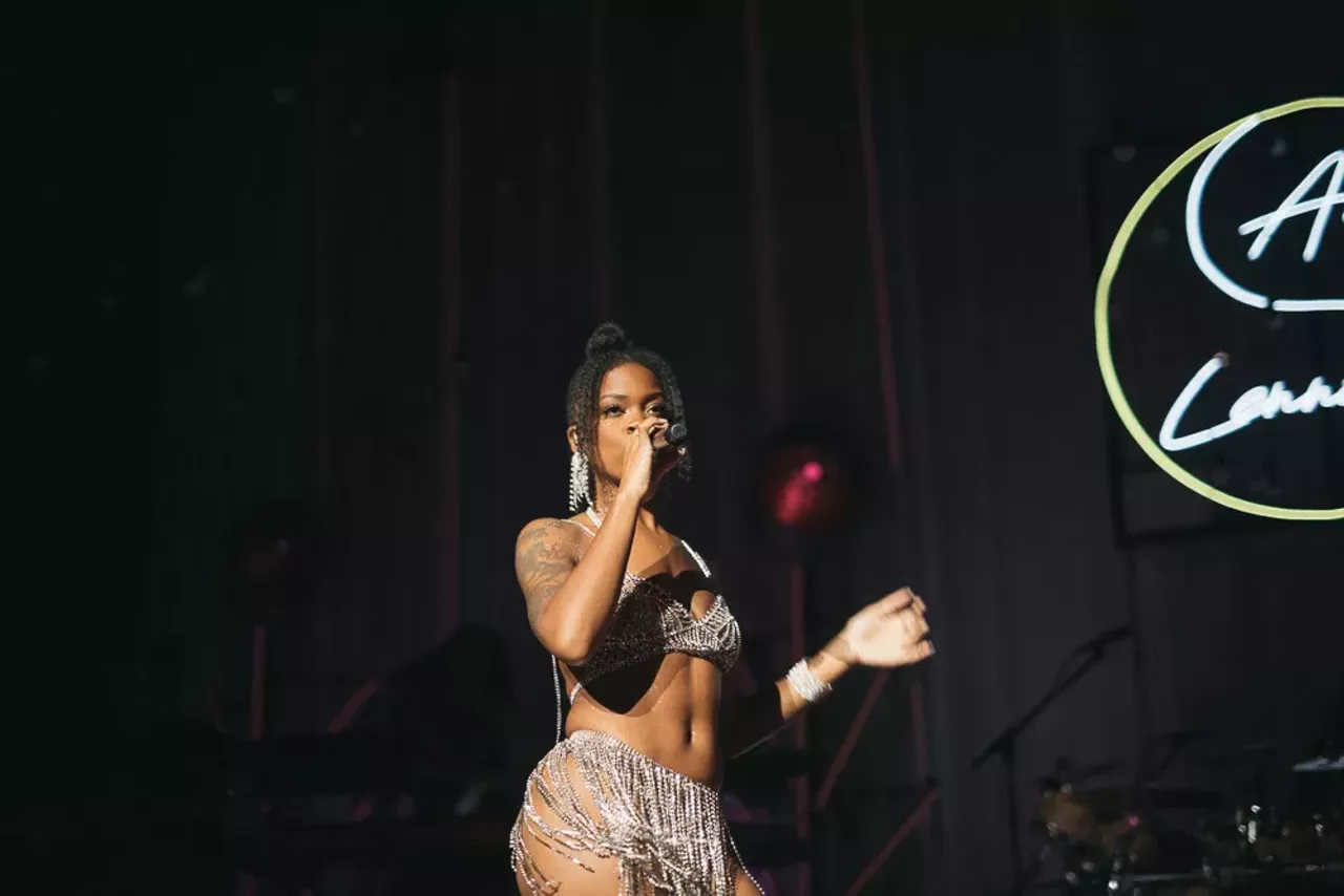 Image: Ari Lennox serenades fans at The Fillmore in Detroit