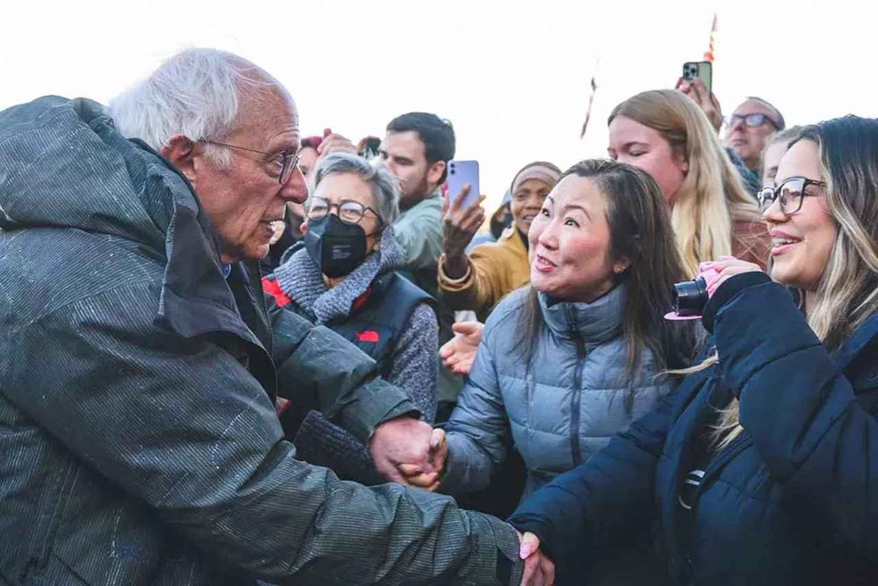 Image: Bernie Sanders draws massive crowd in Macomb County to fight oligarchy