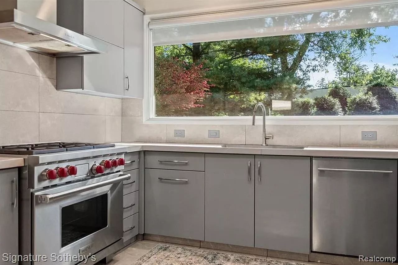 Image: Bloomfield home designed by Minoru Yamasaki listed for $2.95M