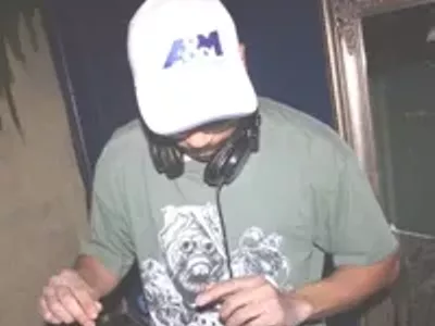 Image: Club floor gawk