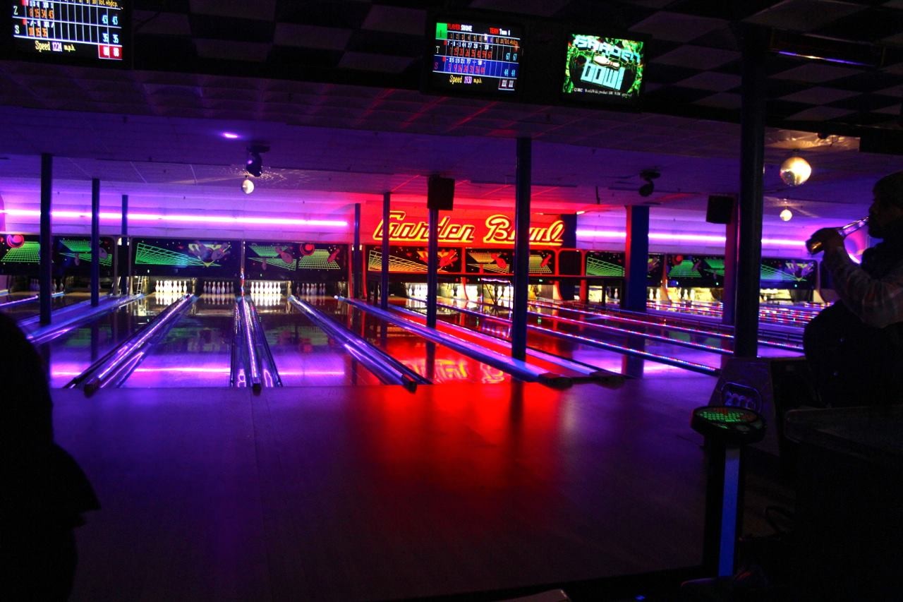 Garden Bowl
4140 Woodward Ave., Detroit; 313-833-9700; majesticdetroit.com
One of America’s oldest continuously operating bowling alleys, the Garden Bowl in the Majestic Theater Complex is a longtime destination in Detroit’s Midtown. The space features 16 bowling lanes, a full-service bar and lounge, and pizza from Sgt. Pepperoni’s Pizzeria. For a great night out, try Rock-N-Bowl, a regular event with a DJ, glowing lanes, spinning mirror balls, and smoke machines.