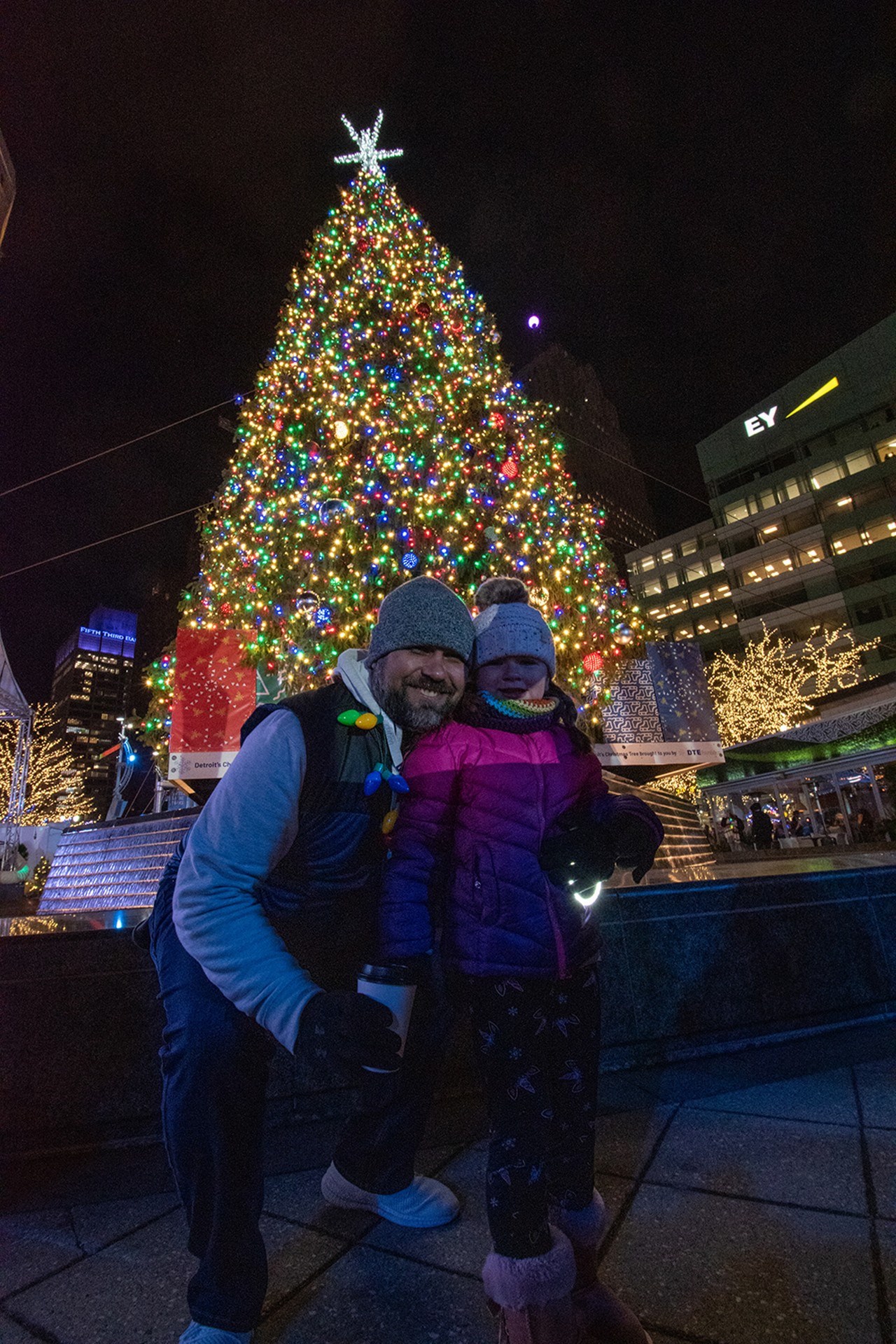Detroit gets in the holiday spirit with 2022 tree lighting [PHOTOS]