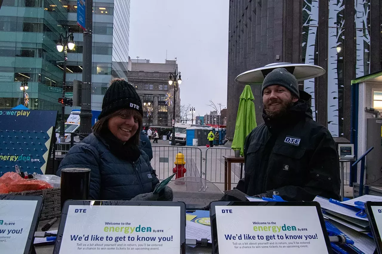 Image: Detroit gets in the holiday spirit with 2022 tree lighting [PHOTOS]