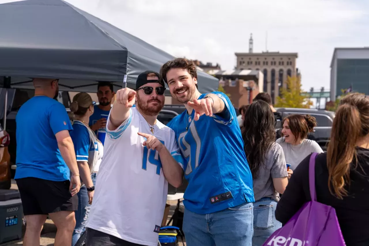 Image: Detroit Lions fans show team spirit at first home game of the season