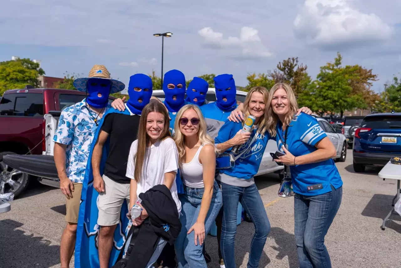 Image: Detroit Lions fans show team spirit at first home game of the season