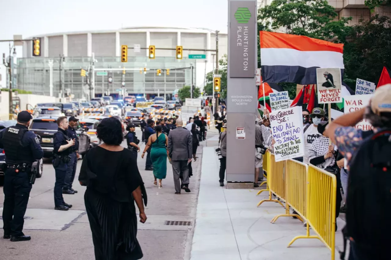 Image: Detroit police scrutinized for handling of pro-Palestinian protesters during Biden visit